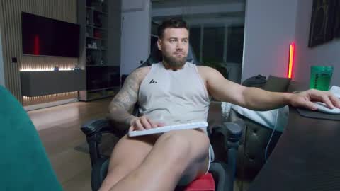 Erik online show from May 2, 8:25 pm