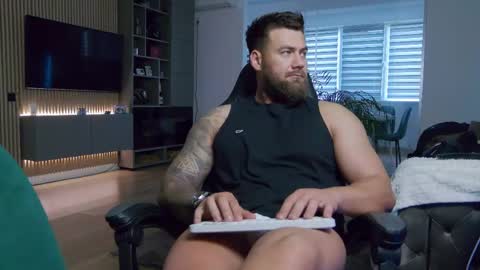 Erik online show from June 3, 4:56 pm