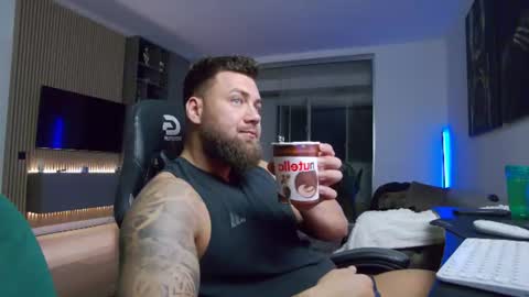 Erik online show from June 21, 6:54 pm