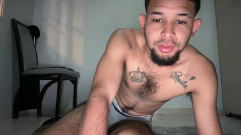 Snapshot of enyel_100 chatting on June 27, 9:14 am enyel_100 online show from June 27, 9:14 am