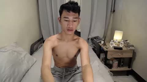 Snapshot of enzinoxx2024 chatting on October 19, 5:08 am enzo online show from October 19, 5:08 am