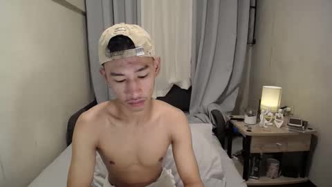 Snapshot of enzinoxx2024 chatting on November 16, 10:37 pm enzo online show from November 16, 10:37 pm