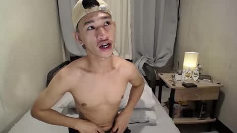 Snapshot of enzinoxx2024 chatting on November 20, 4:23 am enzo online show from November 20, 4:23 am