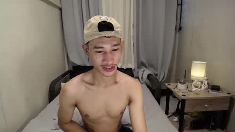 Snapshot of enzinoxx2024 chatting on November 23, 6:35 am enzo online show from November 23, 6:35 am