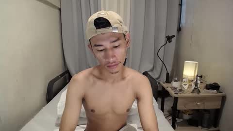 Snapshot of enzinoxx2024 chatting on December 21, 1:57 am enzo online show from December 21, 1:57 am