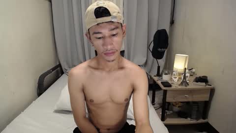 Snapshot of enzinoxx2024 chatting on December 22, 7:49 am enzo online show from December 22, 7:49 am