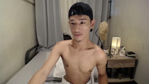 Snapshot of enzinoxx2024 chatting on January 9, 1:52 am enzo online show from January 9, 1:52 am