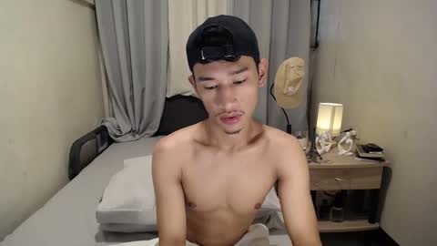 Snapshot of enzinoxx2024 chatting on January 12, 3:45 am enzo online show from January 12, 3:45 am