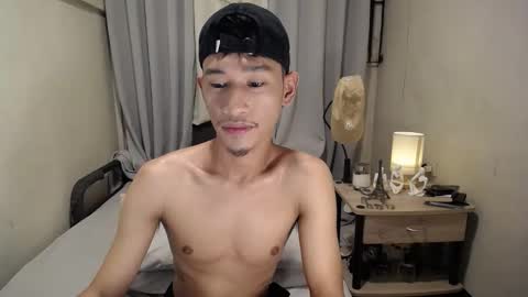 Snapshot of enzinoxx2024 chatting on January 19, 1:26 pm enzo online show from January 19, 1:26 pm