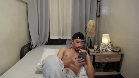 Snapshot of enzinoxx2024 chatting on February 6, 11:30 pm enzo online show from February 6, 11:30 pm