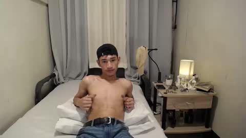 Snapshot of enzinoxx2024 chatting on February 14, 1:24 am enzo online show from February 14, 1:24 am