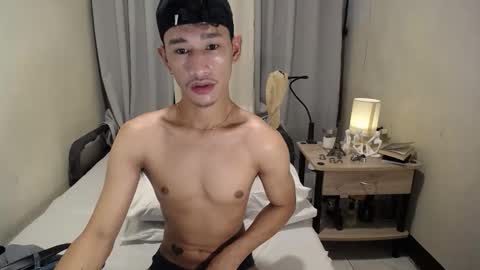 Snapshot of enzinoxx2024 chatting on February 15, 7:51 am enzo online show from February 15, 7:51 am