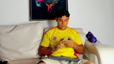 Snapshot of enzo_corleone chatting on May 3, 12:38 am enzo_corleone online show from May 3, 12:38 am