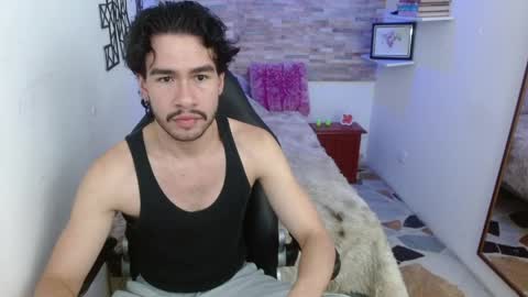 Snapshot of enzo_morelli chatting on March 28, 1:43 pm Enzo online show from March 28, 1:43 pm