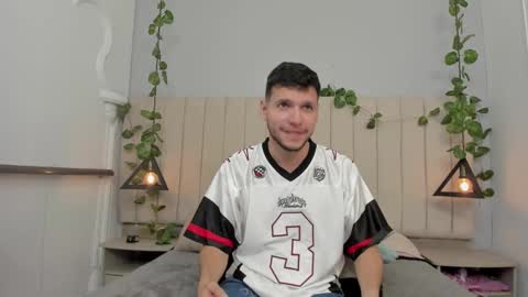 Snapshot of enzo_rivas chatting on October 30, 3:02 pm ENZO online show from October 30, 3:02 pm