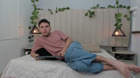 Snapshot of enzo_rivas chatting on November 28, 2:42 pm ENZO online show from November 28, 2:42 pm