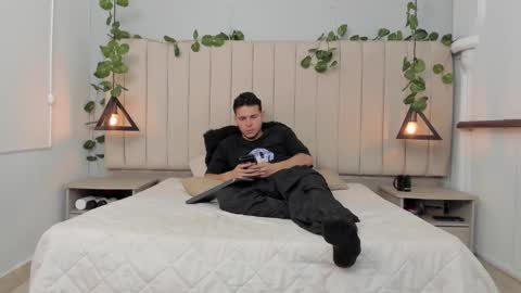 Snapshot of enzo_rivas chatting on November 29, 3:26 pm ENZO online show from November 29, 3:26 pm