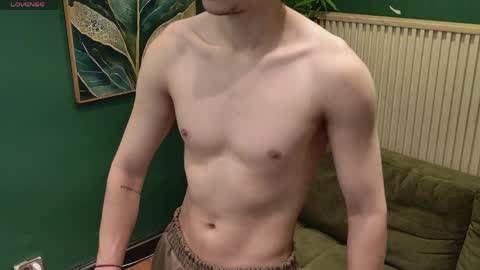 enzo_steel online show from April 23, 11:40 pm