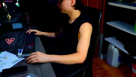 enzo_steel online show from June 8, 9:20 am