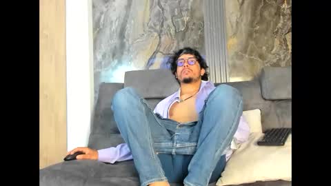 Enzo online show from December 3, 2:04 pm