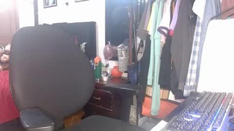 enzoyarack online show from November 17, 1:55 am