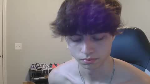 Snapshot of eprahsdahc chatting on December 12, 3:32 am eprahsdahc online show from December 12, 3:32 am