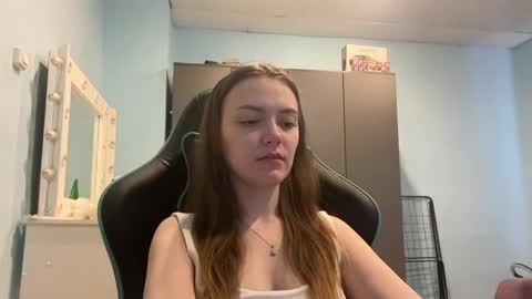 Lily online show from May 2, 1:10 am