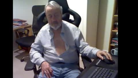 erasmus_d online show from November 13, 6:07 pm