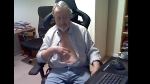 erasmus_d online show from January 9, 5:48 pm