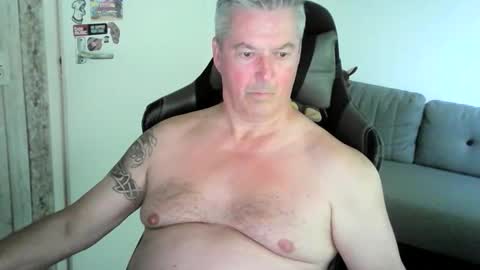 ErBee62 online show from June 2, 11:45 am