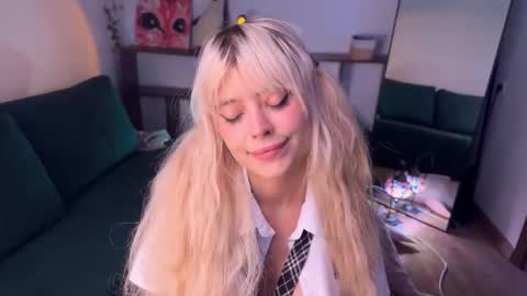 Snapshot of erectioneeering chatting on October 12, 11:42 am Alissa online show from October 12, 11:42 am