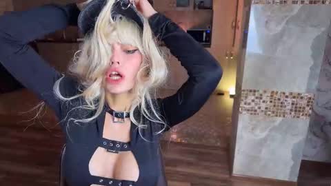 Snapshot of erectioneeering chatting on October 30, 11:11 am Alissa online show from October 30, 11:11 am