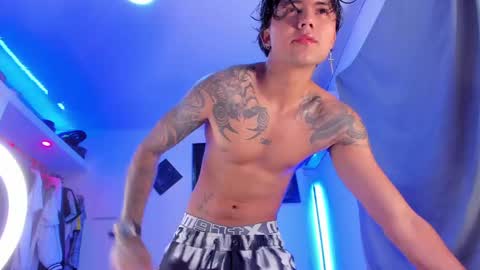 Snapshot of eren_blade_ chatting on December 3, 1:30 am Tht BOSS Eren online show from December 3, 1:30 am