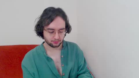 Snapshot of eren_jaeger2000 chatting on December 1, 3:44 am Eren online show from December 1, 3:44 am