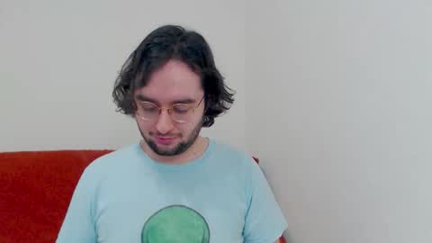 Snapshot of eren_jaeger2000 chatting on December 5, 4:21 am Eren online show from December 5, 4:21 am