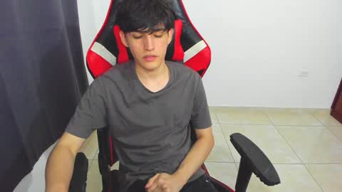 eren_tatakae online show from February 6, 10:32 pm