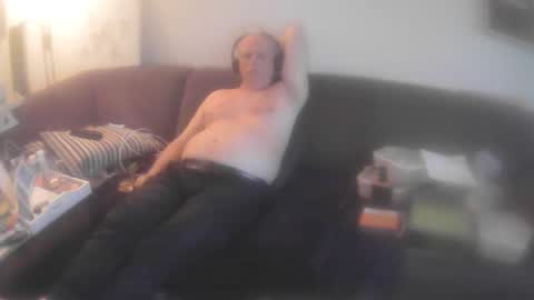 Snapshot of eric204 chatting on March 23, 1:04 pm Eric online show from March 23, 1:04 pm