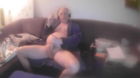 Snapshot of eric204 chatting on March 30, 2:56 am Eric online show from March 30, 2:56 am