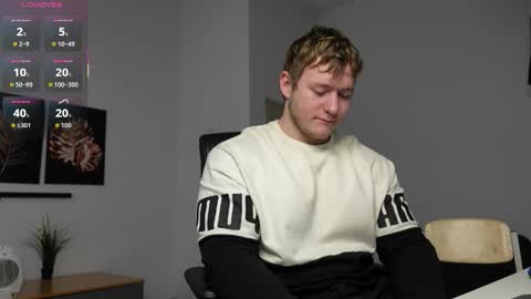 Snapshot of eric_poston chatting on September 30, 12:32 pm online show from September 30, 12:32 pm