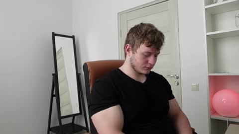 Snapshot of eric_poston chatting on October 7, 7:16 am online show from October 7, 7:16 am