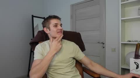 Snapshot of eric_poston chatting on October 9, 8:01 am online show from October 9, 8:01 am