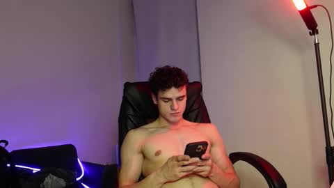 Snapshot of eric_poston chatting on October 11, 5:33 pm online show from October 11, 5:33 pm
