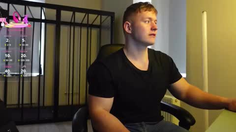 Snapshot of eric_poston chatting on October 13, 12:05 pm online show from October 13, 12:05 pm