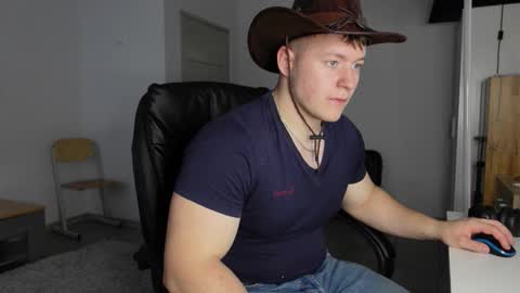 Snapshot of eric_poston chatting on October 18, 5:54 am online show from October 18, 5:54 am