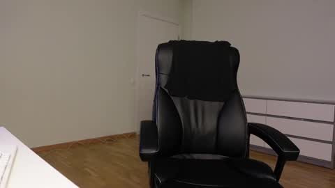 Snapshot of eric_poston chatting on October 22, 8:30 pm online show from October 22, 8:30 pm