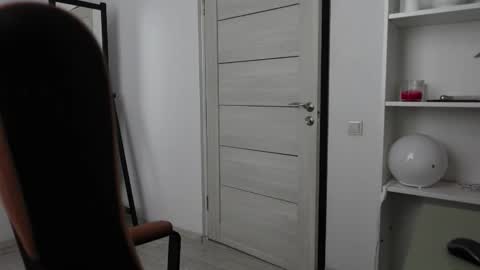 Snapshot of eric_poston chatting on October 26, 7:25 am online show from October 26, 7:25 am