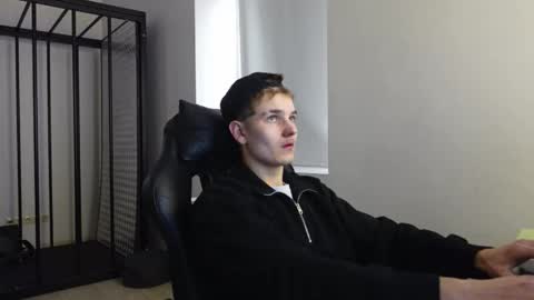 Snapshot of eric_poston chatting on October 30, 9:22 am online show from October 30, 9:22 am