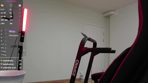 Snapshot of eric_poston chatting on October 30, 9:26 pm online show from October 30, 9:26 pm