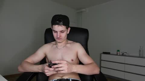 Snapshot of eric_poston chatting on November 7, 2:50 pm online show from November 7, 2:50 pm