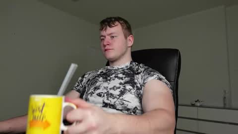 Snapshot of eric_poston chatting on November 12, 5:24 pm online show from November 12, 5:24 pm